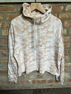 Vuori Women's Beach Hoodie in Bisque Camo